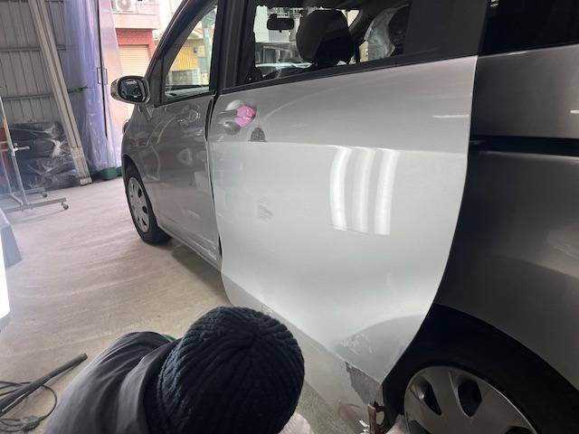 フリード左側面修理