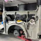 ハイエース　左クオーターパネル交換